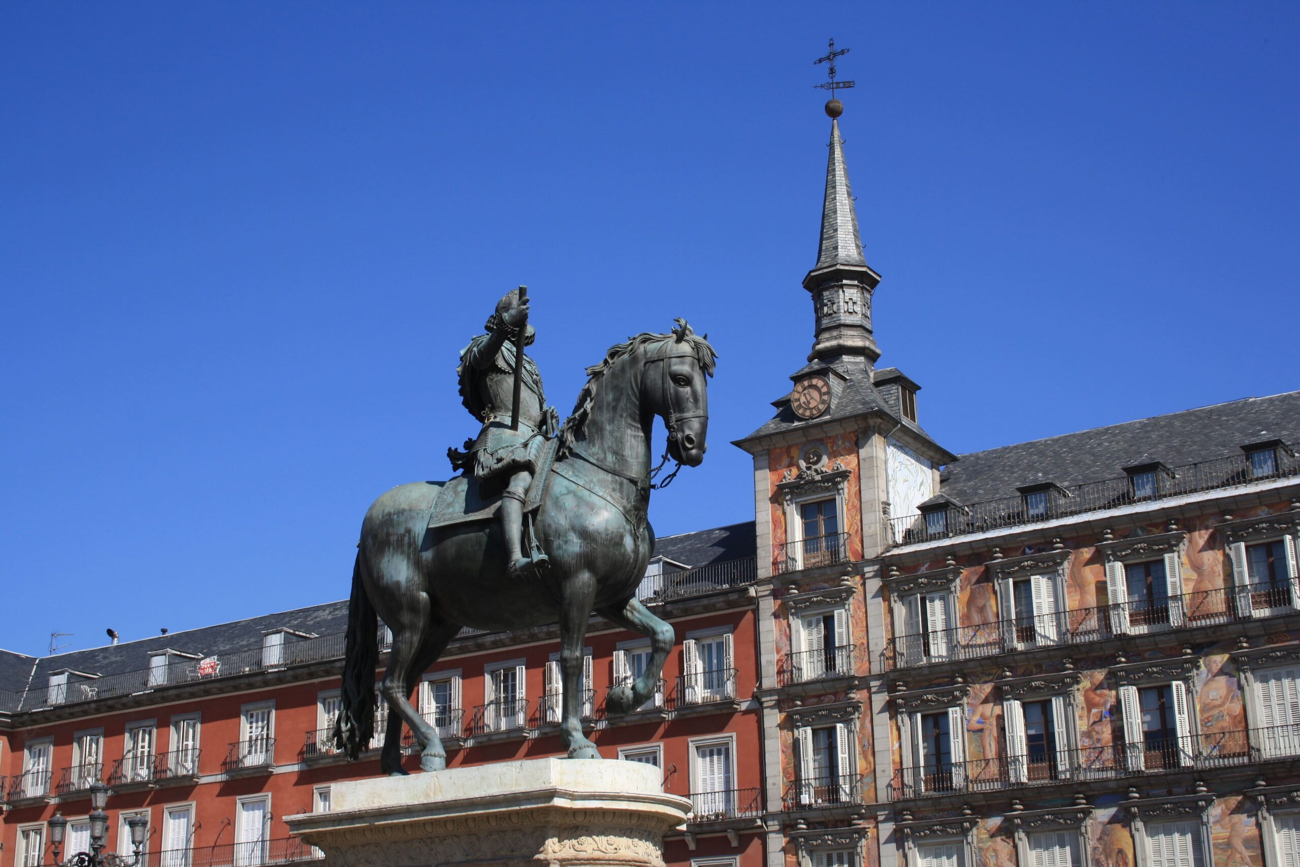 Standbeelden in Madrid