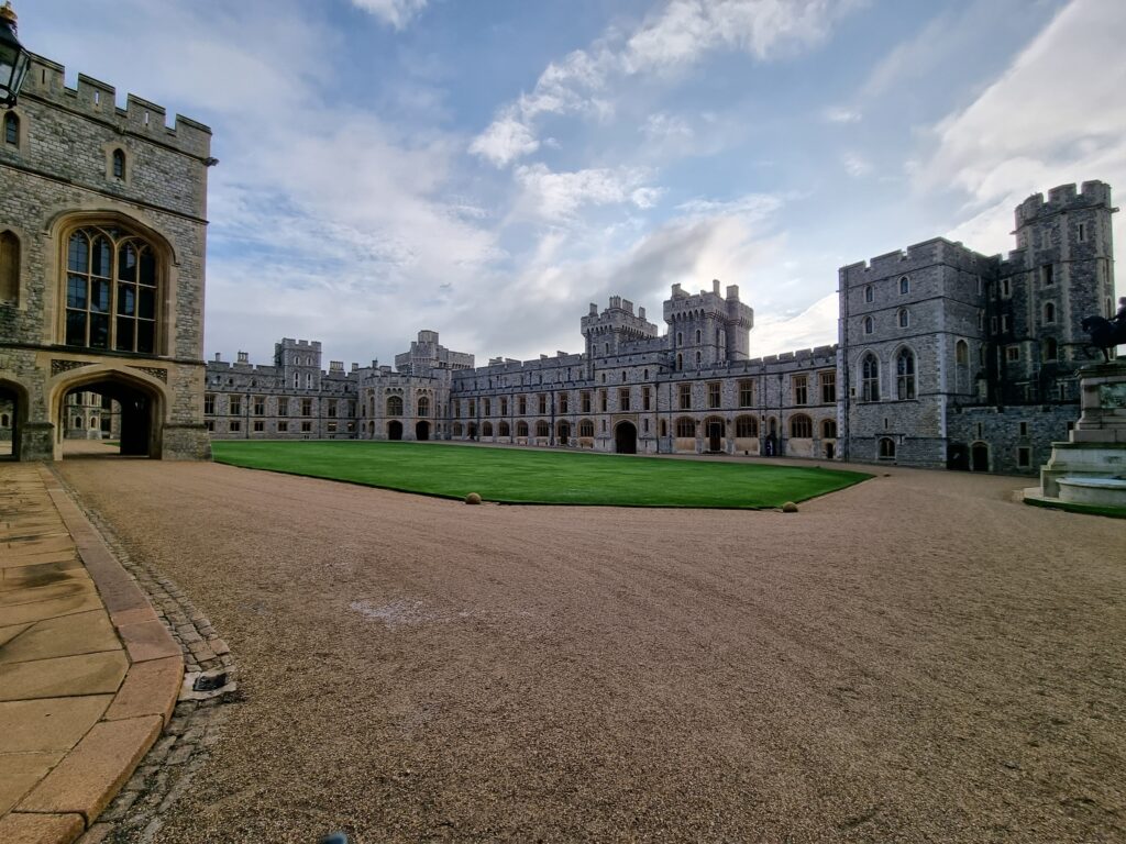 Binnenplaats State Apartments
