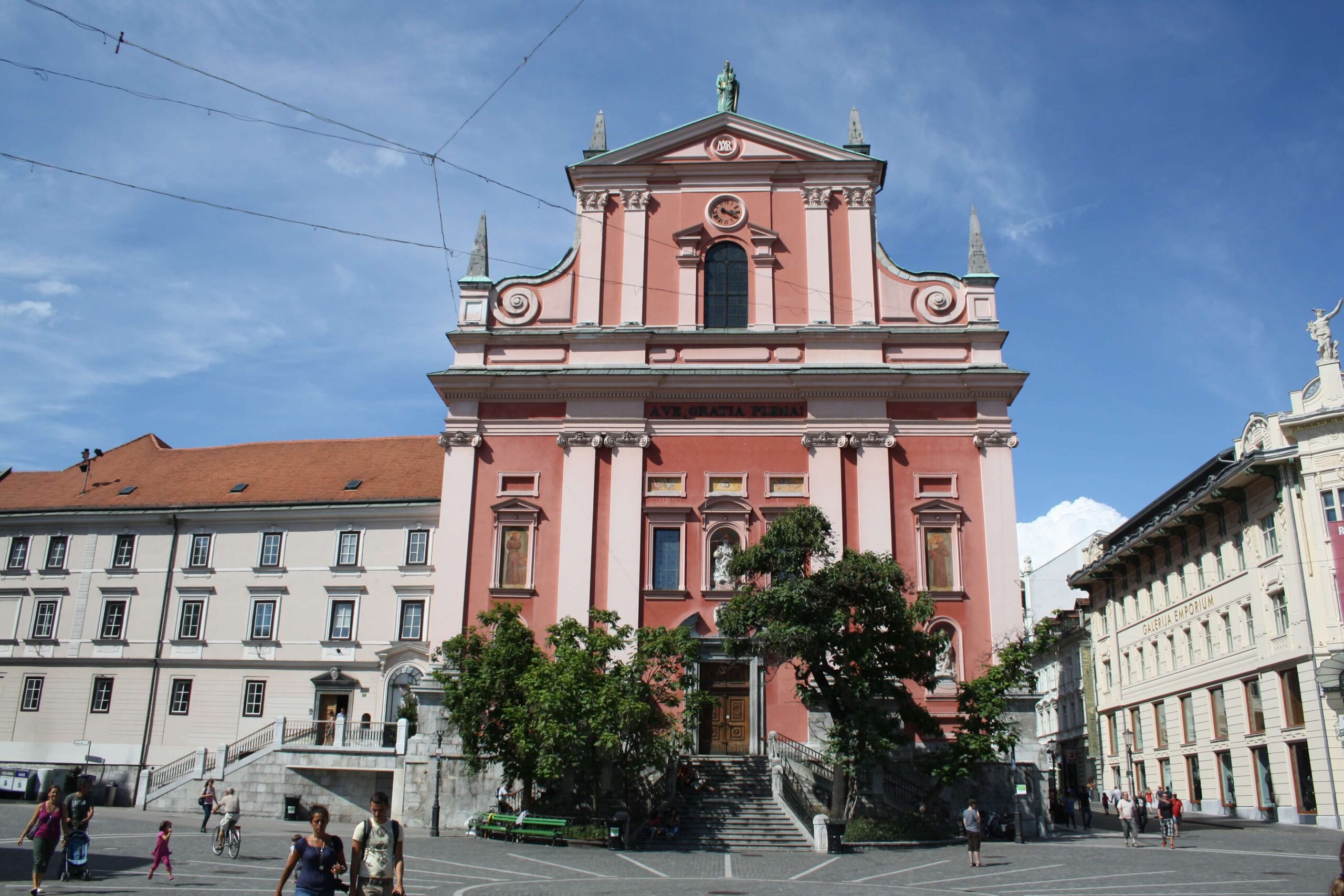 Roze Franciscanenklooster Ljubljana